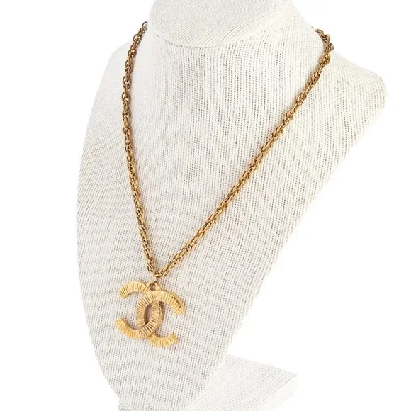 Authentic CHANEL Necklace, Vintage Chanel Necklace, Chanel CC Necklace - Picture 6 of 10